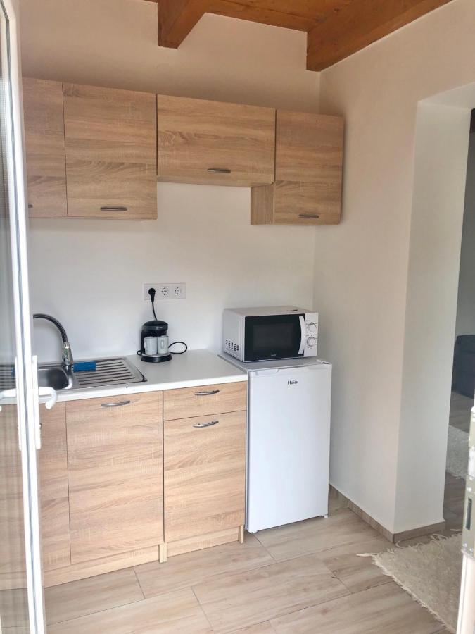 Lena Vendeghaz Hotel Balatonbereny Ngoại thất bức ảnh