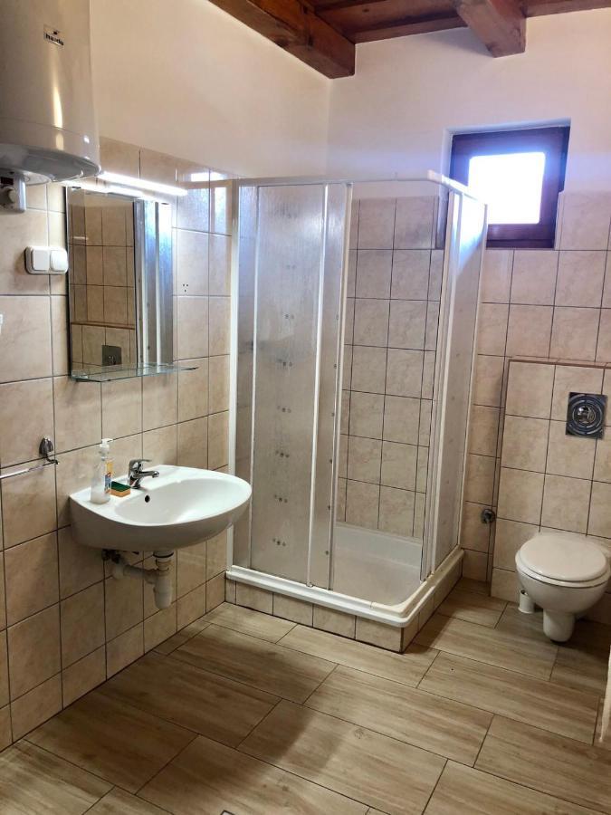 Lena Vendeghaz Hotel Balatonbereny Ngoại thất bức ảnh