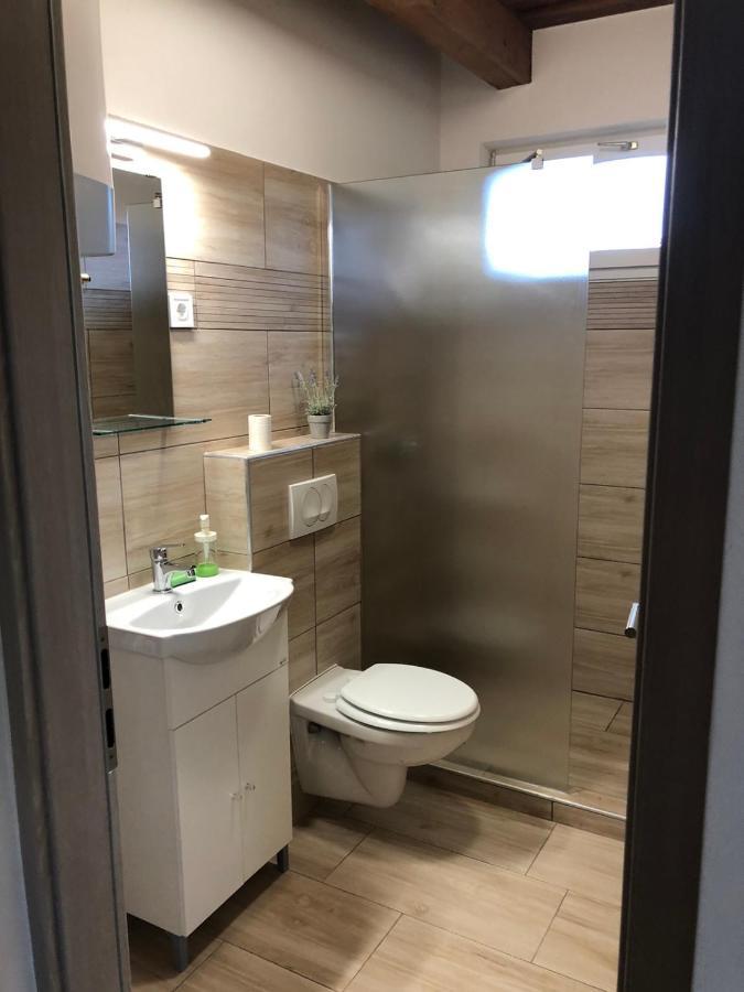 Lena Vendeghaz Hotel Balatonbereny Ngoại thất bức ảnh