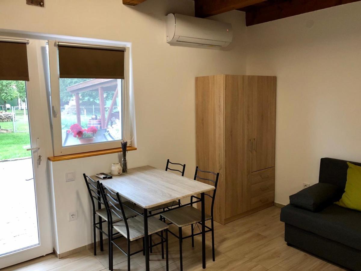 Lena Vendeghaz Hotel Balatonbereny Ngoại thất bức ảnh